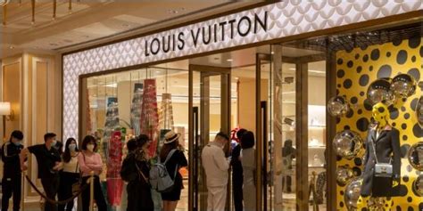 saham louis vuitton.